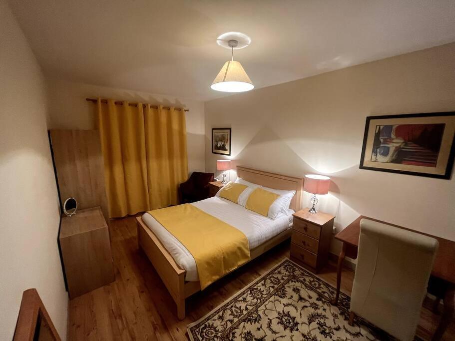 Elegant Rooms And Suites In Knock Knock  Exterior photo